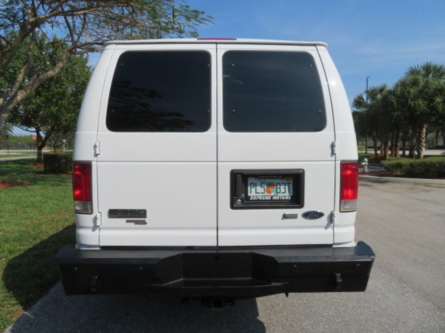 2014 White /GRAY Ford E-Series Wagon XLT (1FBSS3BL6ED) , AUTOMATIC transmission, located at 4301 Oak Circle #19, Boca Raton, FL, 33431, (954) 561-2499, 26.388861, -80.084038 - Photo#37